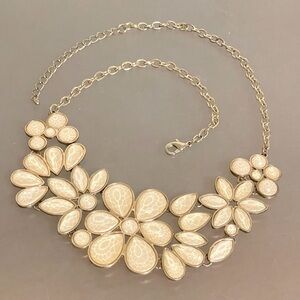 EUC Acrylic Rhinestone Floral Necklace in Cream with Gold Chain